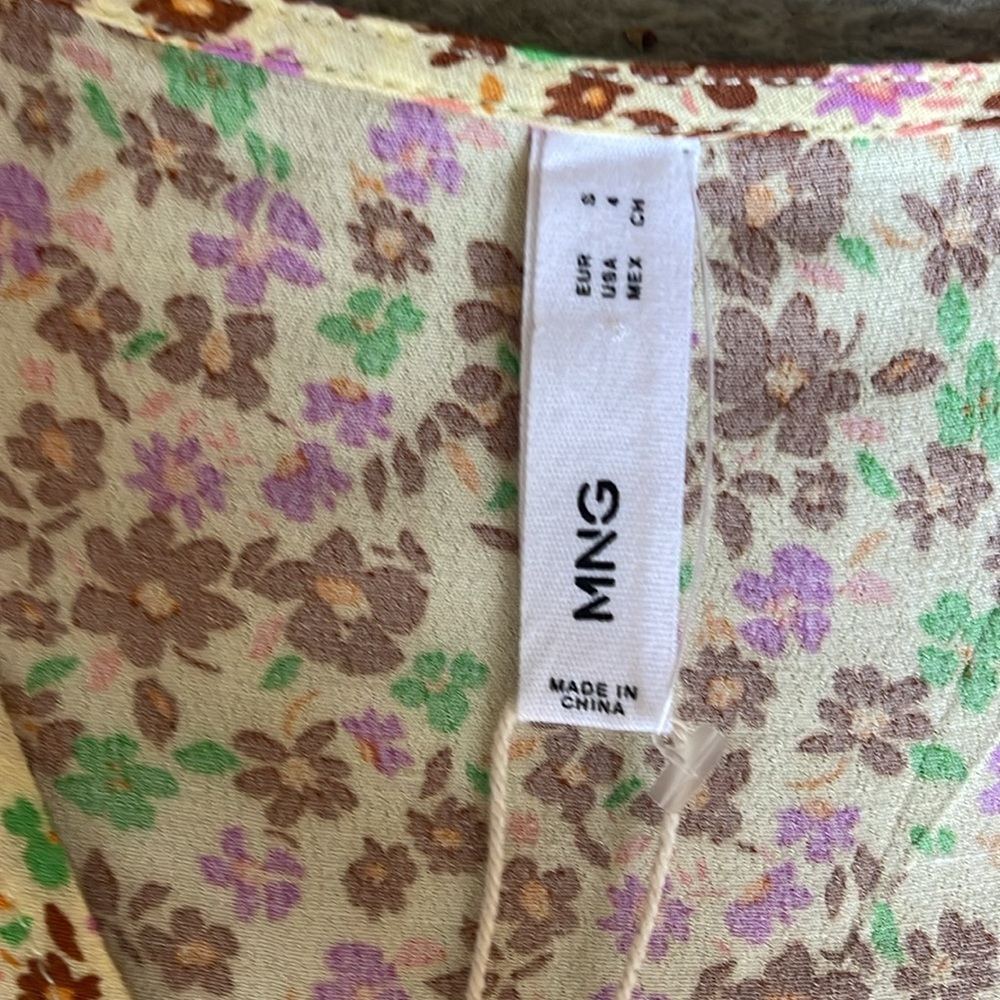 NWT Mango MNG Floral V-Neck Daisy Duke Blouse S - Picture 4 of 5